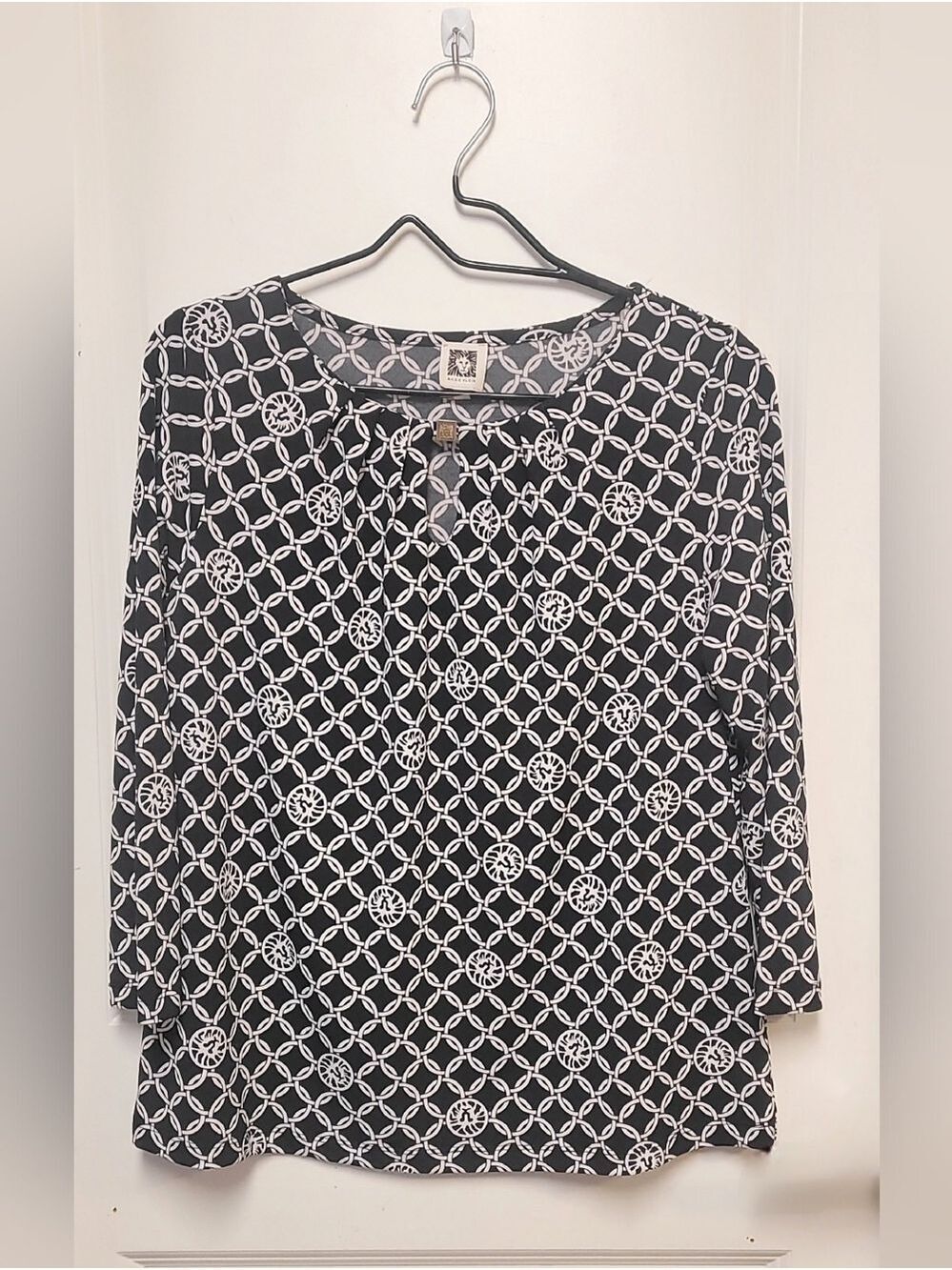 Black & White Geometric Print Women's Top